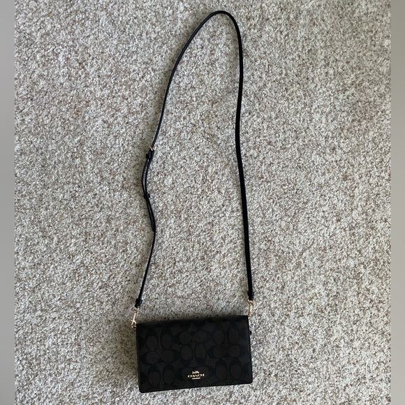 Coach Anna Foldover Clutch Crossbody In Signature Canvas NWOT - Picture 2 of 10